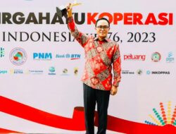 BUPATI PAMEKASAN RAIH PENGHARGAAN SEBAGAI TOKOH PEMBINA KOPERASI TERBAIK